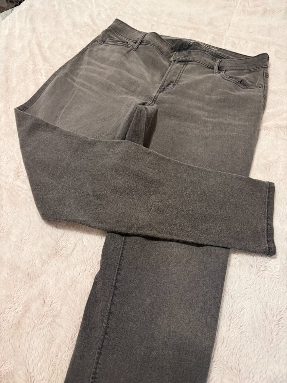 Old Navy Super Skinny Mid-Rise Distressed Grey Women's Jeans - Size 14